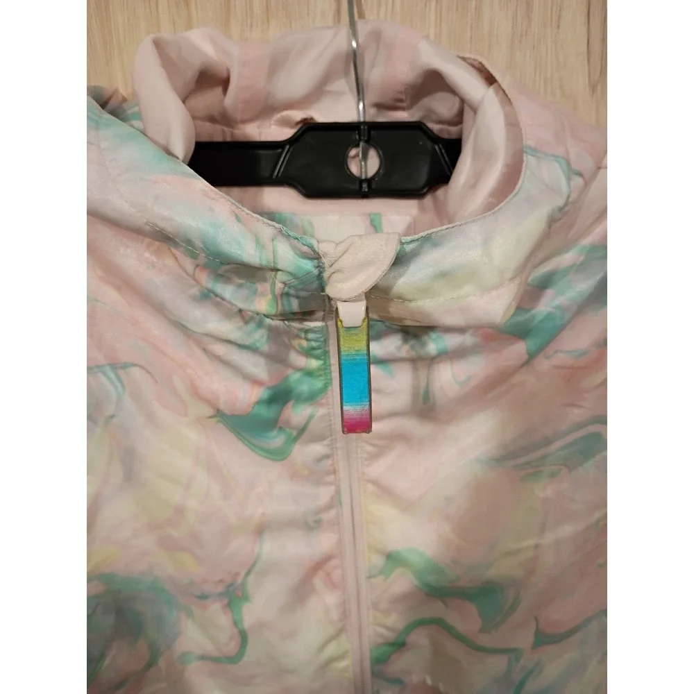 Champion Windbreaker Jacket Hooded.‎ Girls Size Large 10-12.